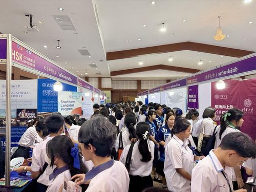 漢語橋梁，美甲添彩——記泰國第三屆HSK留學中國與就業展中的特色服務